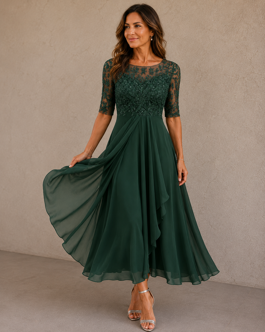 María | Vestido elegante de encaje y gasa