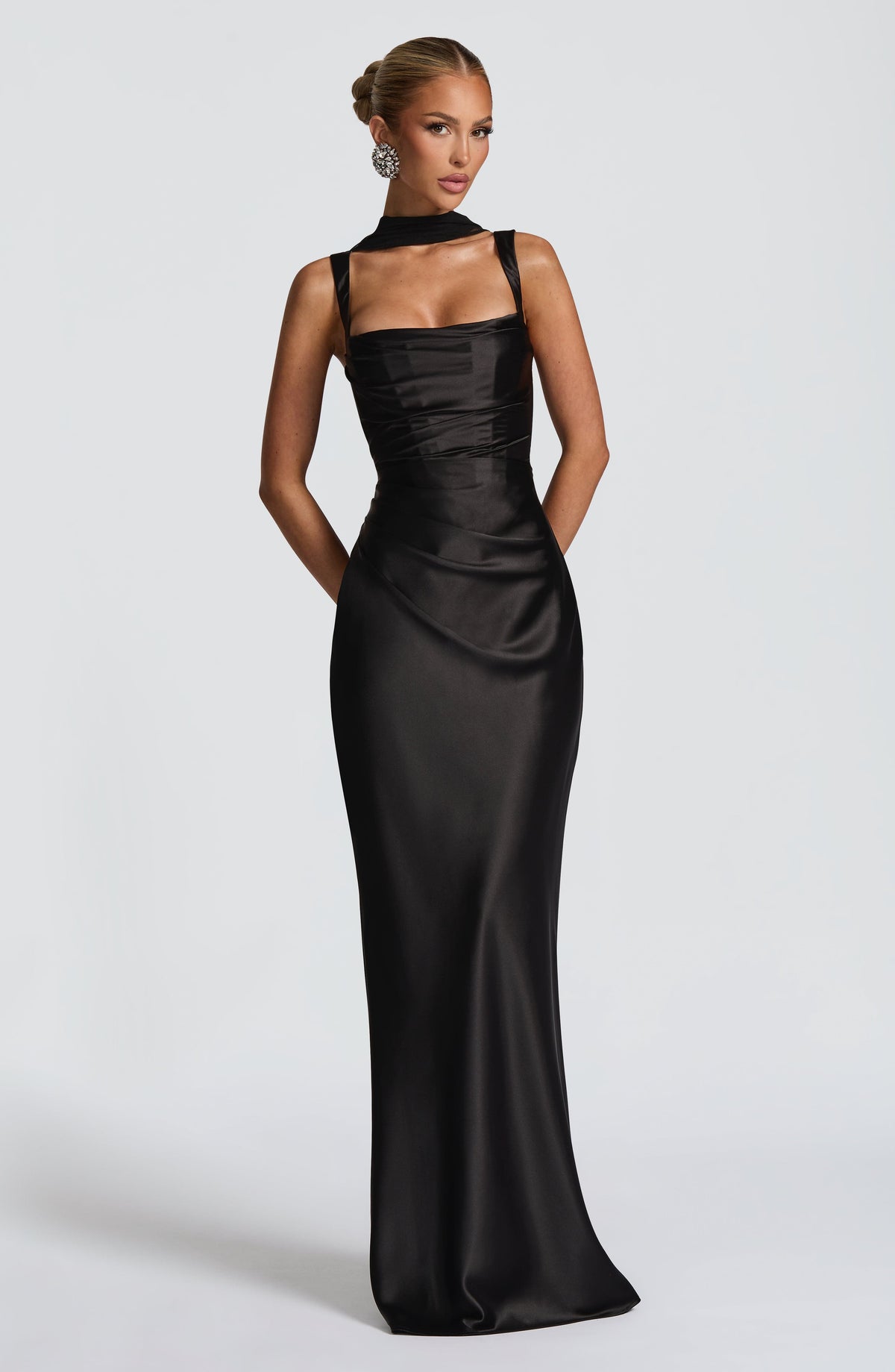 Vestido Naeti ™ - Elegancia satinada con estructura refinada