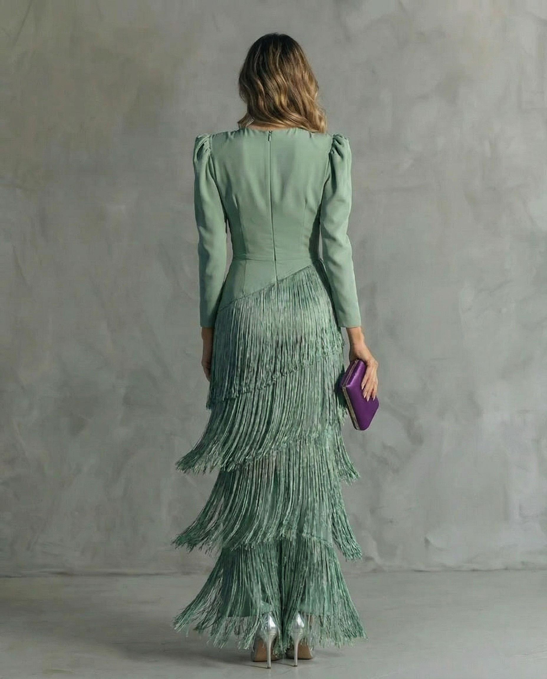 Marta | Vestido elegante con mangas de flecos